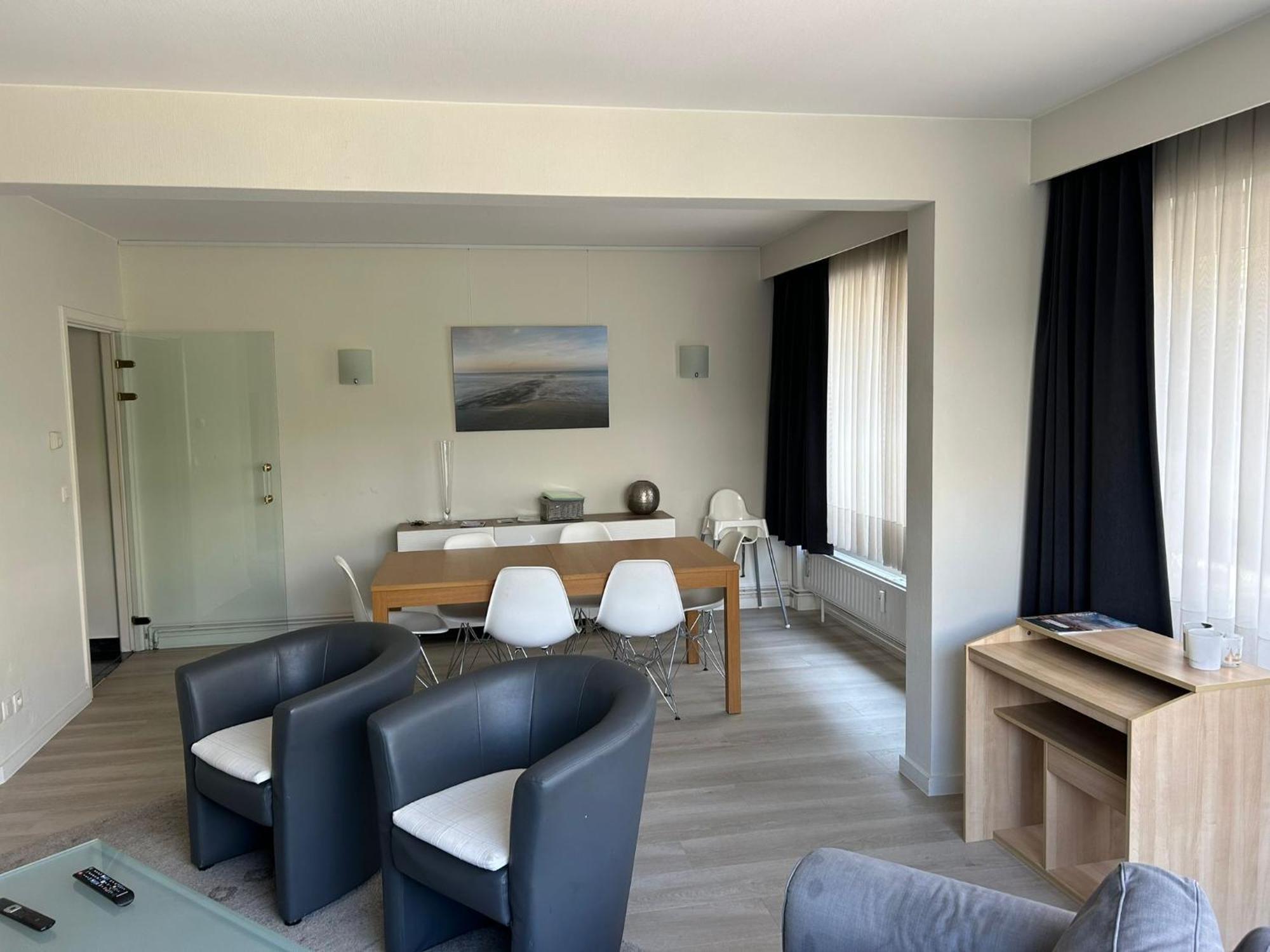 3 Bedroom Apartment Nearby The Sea Oostende Exteriör bild